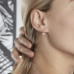 Boucles D'oreilles Pendantes Ursilla Or Blanc Diamants 7 Boucles D'oreilles Pendantes Ursilla Or Blanc Diamants -Histoire d'Or B3OFBDW782 model0