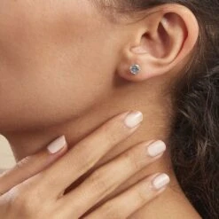 Boucles D'oreilles Puces Klodina Or Blanc Topaze -Histoire d'Or B3OFBTB392 model0