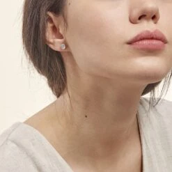 Boucles D'oreilles Puces Eden Serti Pneu Or Blanc Oxyde De Zirconium -Histoire d'Or B3OFBZW038 model0