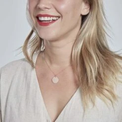 Pendentif Sirona Pastille Gravable Or Rose 6 Pendentif Sirona Pastille Gravable Or Rose -Histoire d'Or B3PFRW0009 model0