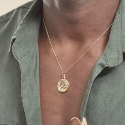 Pendentif Vierge A L'enfant Ovale Or Jaune -Histoire d'Or B3PMJW0222 model3