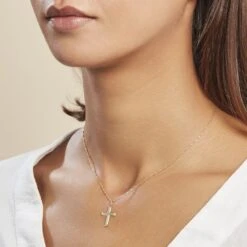 Pendentif Benny Croix Ciselee Or Jaune 6 Pendentif Benny Croix Ciselee Or Jaune -Histoire d'Or B3PMJW0887 model0