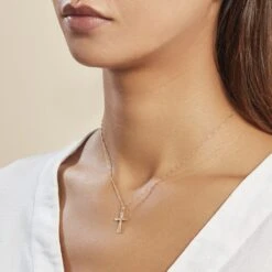 Pendentif Bathilde Croix Striee Or Jaune -Histoire d'Or B3PMJW0925 model0