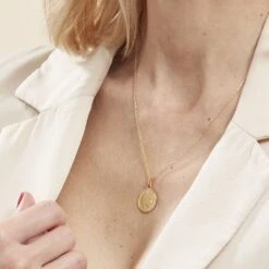 Pendentif Vierge Rond Strie Or Jaune -Histoire d'Or B3PMJW0946 model1