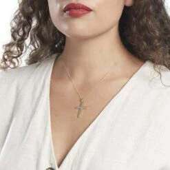 Pendentif Benny Croix Ciselee Or Bicolore 8 Pendentif Benny Croix Ciselee Or Bicolore -Histoire d'Or B7PF2W0109 model0