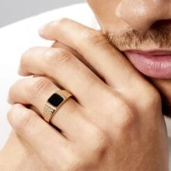 Chevalière Plaqué Or Jaune Ariston Email Noir -Histoire d'Or FQHHJWN004 model1